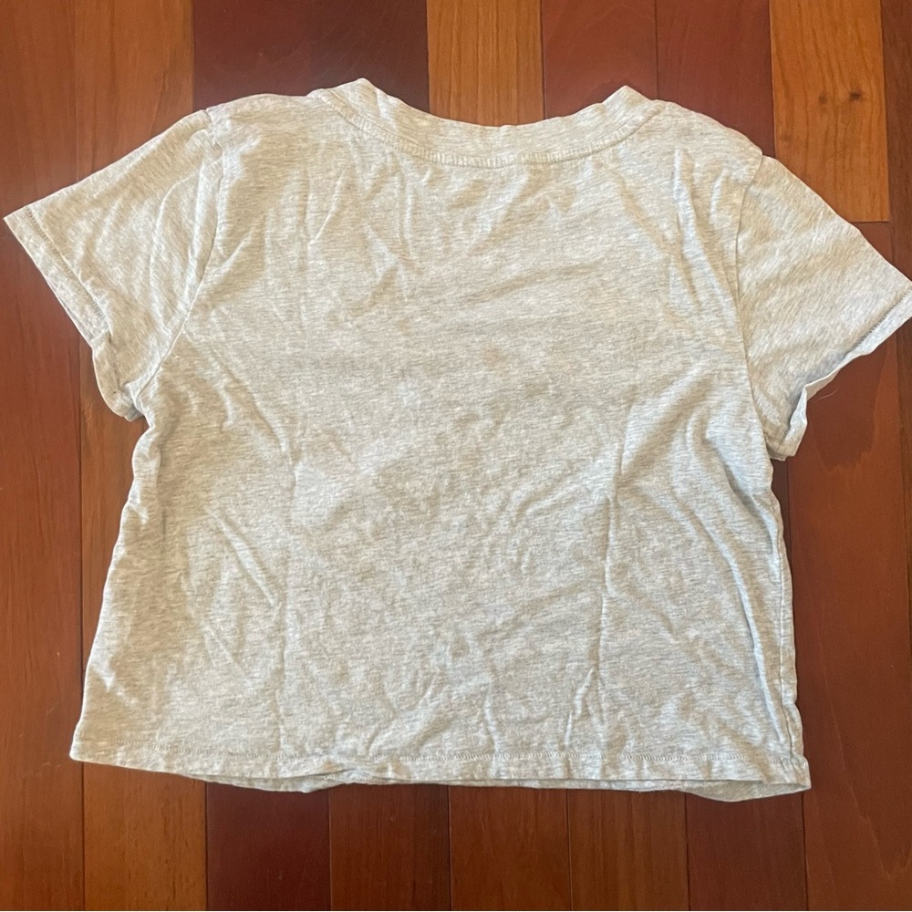 Universal Thread Light Grey Crop Tee V-Neck Medium 100% Cotton - Picture 2 of 6